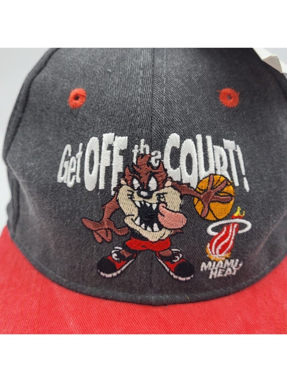 Vintage Taz Get Off The Court Miami Heat Snapback Hat Looney Tunes 1997 NBA